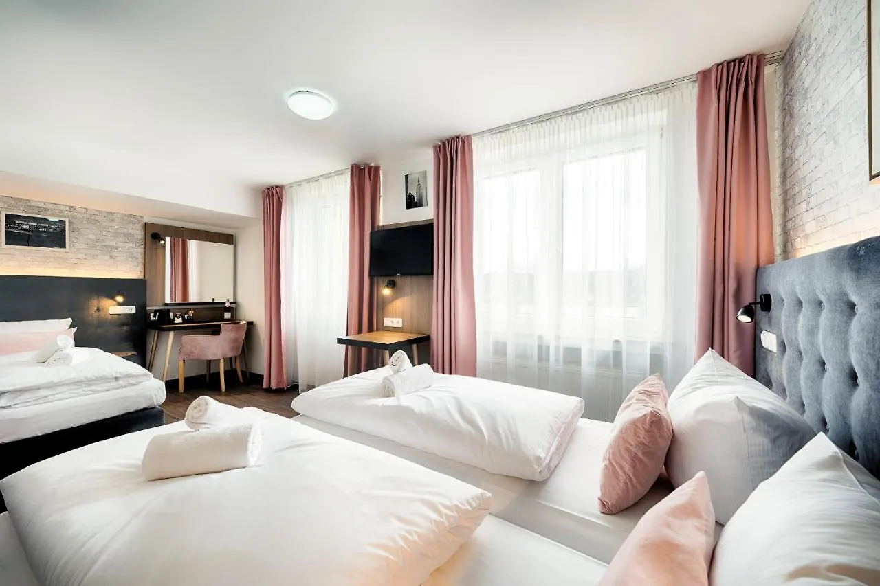 Home Hotel ドルトムント 3*,